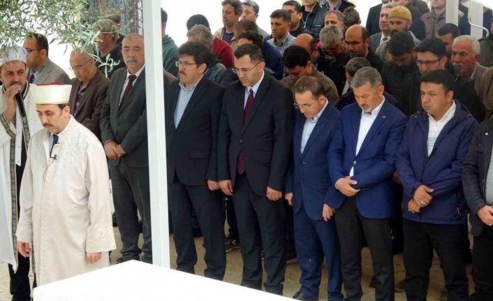 Muğla’da hayatını kaybeden öğrenciler ve öğretmen için gıyabi cenaze namazı kılındı