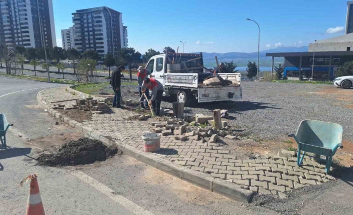 Onikişubat Belediyesi’nden 9 farklı mahallede eş zamanlı kaldırım ve yol çalışması