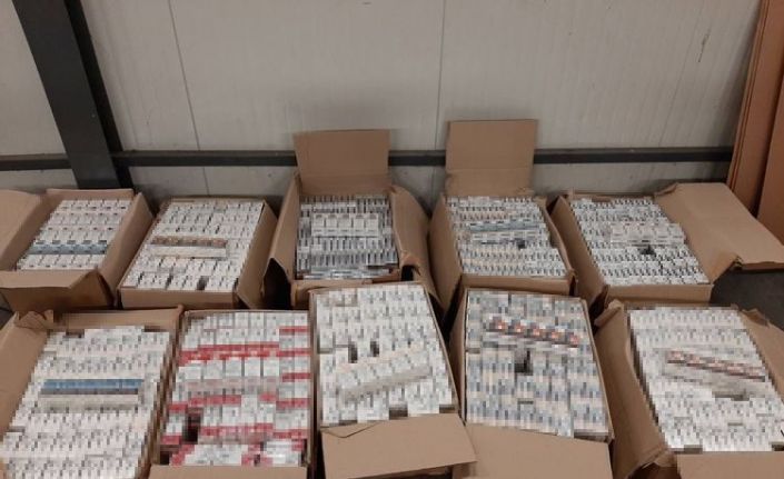 Otobüste tavan klimasına gizlenen 45 bin 200 paket sigara gümrüğe takıldı