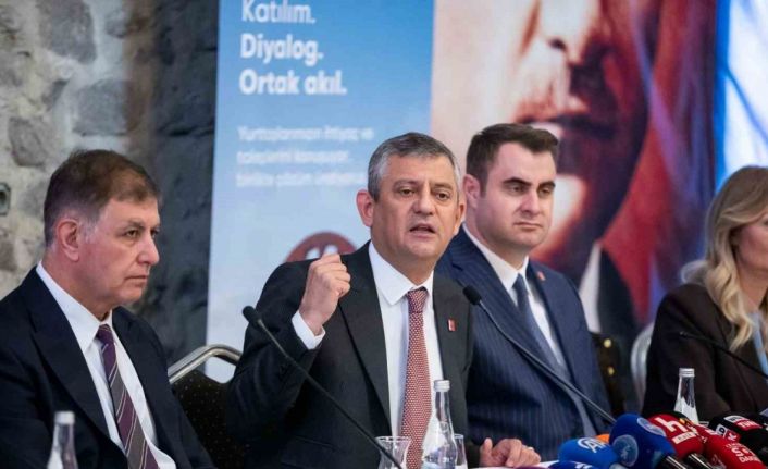 Özgür Özel’den Romanlara mecliste temsil ve bütçe sözü