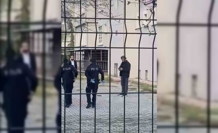 Polisten kaçan şahıs, tabancasını okul bahçesine attı