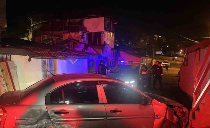 Polisten kaçarken evin merdiven korkuluklarına çarptı