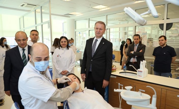 Rektör Baş: "Diş Hekimliği Fakültesi’nde yürütülen çalışmalar memnuniyet verici düzeyde"