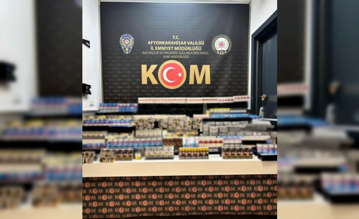 Saman yüklü tırlarda yaklaşık 5 bin paket kaçak sigara ele geçirildi