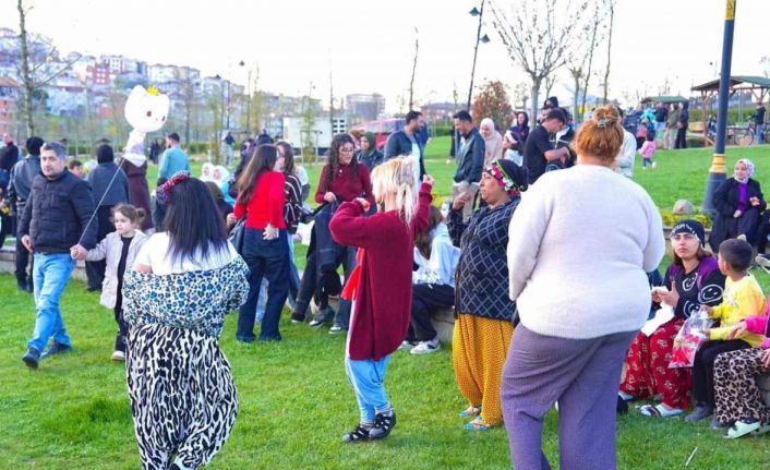 Sancaktepe’de Dünya Romanlar Günü coşkusu: Ayazma Yaşam Vadisi renklendi