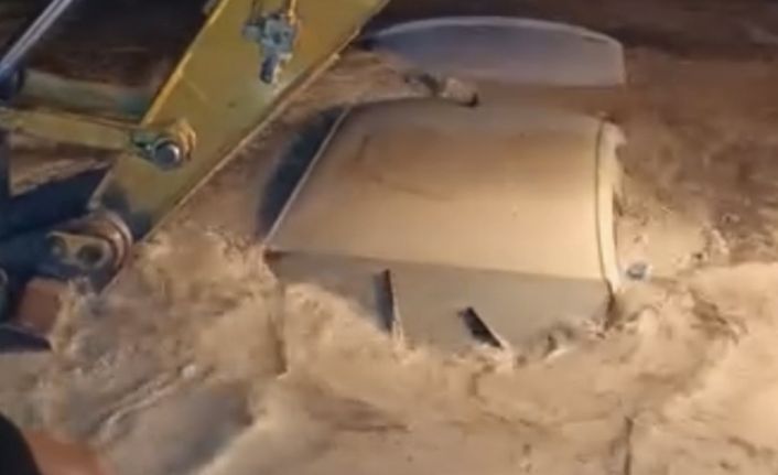 Selde hayatını kaybeden 2 kişinin bulunduğu aracın son görüntüleri ortaya çıktı