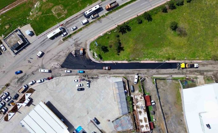 Siirt’te dev asfalt hamlesi: 26 bölgede 25 kilometrelik yol yenilenecek, 50 bin ton asfalt serilecek