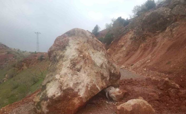 Siirt’te sel ve heyelanlar nedeniyle kapalı olan 70 köy yolu ulaşıma açıldı
