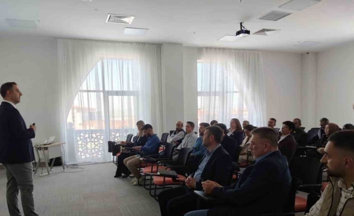 Sincan Belediyesinden ‘Bilimsel İlaçlama Yöntemleri ve Saha Koordinasyonu’ eğitimi
