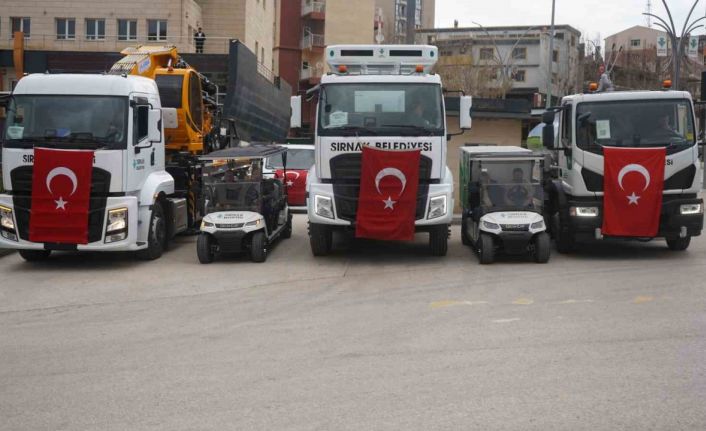 Şırnak Belediyesi araç filosunu büyütüyor: 6 yeni araç hizmete alındı