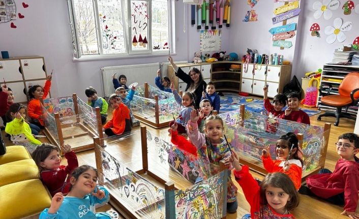 Sivas’ta çift dilli eğitim modeli, ingilizceyi ezberleyerek değil konuşarak öğreniyorlar