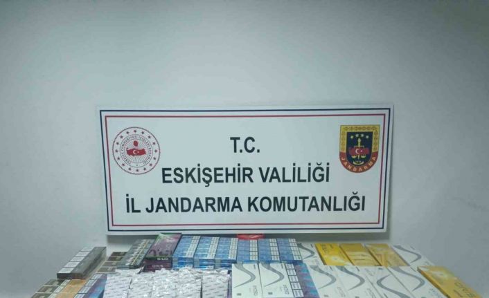 Şüpheli şahsın araçında gümrük kaçağı sigara ve nargile tütünü ele geçirildi