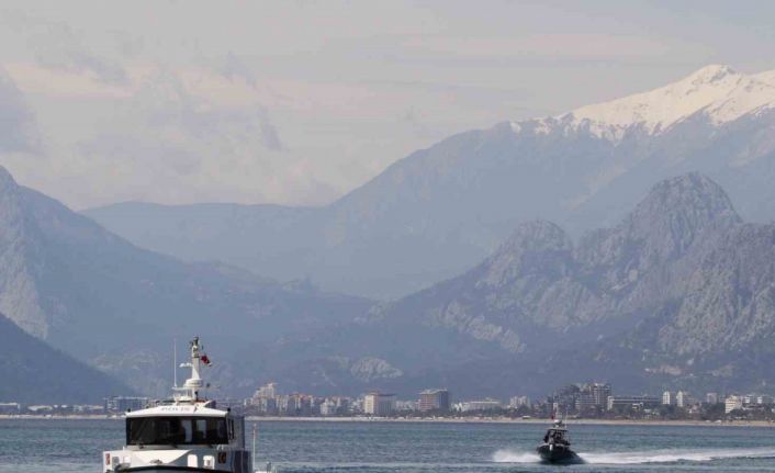 Suyun altını üstüne getiriyor, can kurtarmak için saniyelerle yarışıyorlar