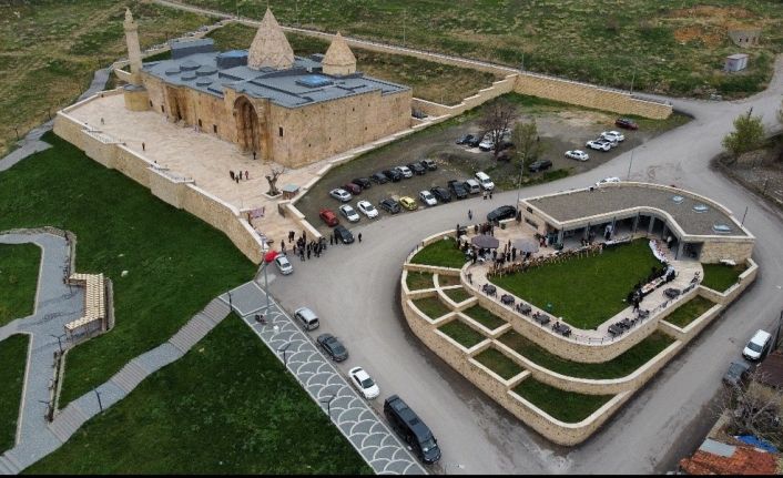 "Taştaki gizem, ruhtaki huzur’ 8 asırlık camide anlamlı etkinliğe ev sahipliği yaptı