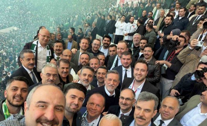 TBMM Komisyon Başkanı Mustafa Varank Varank, Bursa protokolüyle şampiyonluğu kutladı