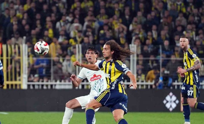 Trendyol Süper Lig: Fenerbahçe: 0 - Çaykur Rizespor: 0 (İlk yarı)