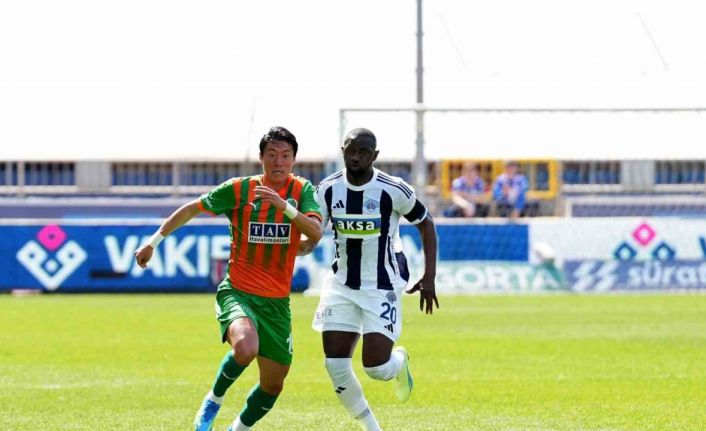 Trendyol Süper Lig: Kasımpaşa: 0 - Corendon Alanyaspor: 0 (İlk yarı)