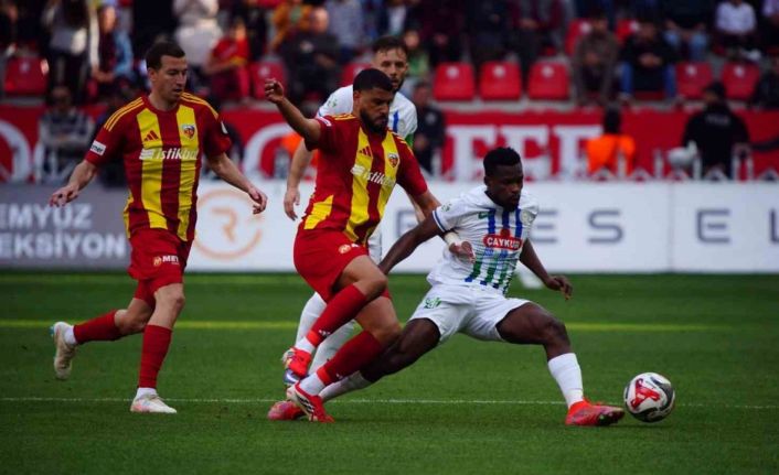 Trendyol Süper Lig: Kayserispor: 0 - Çaykur Rizespor: 0 (İlk yarı)