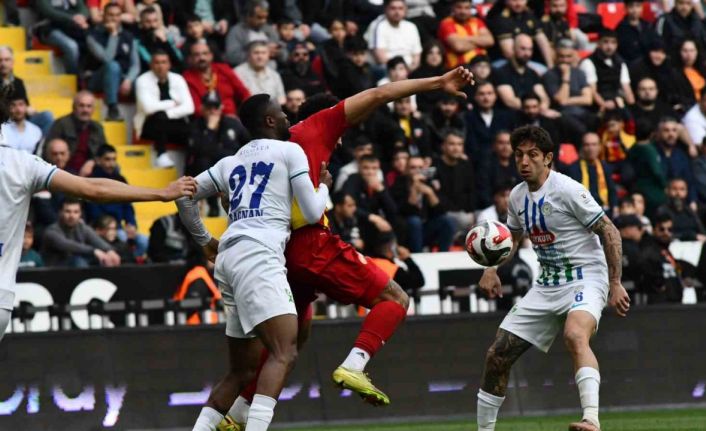 Trendyol Süper Lig: Kayserispor: 2 - Çaykur Rizespor: 0 (Maç sonucu)