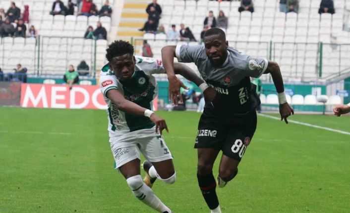 Trendyol Süper Lig: Konyaspor: 2 - Fatih Karagümrük: 0 (İlk yarı)