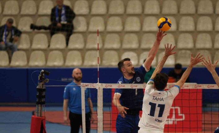 TVF Erkekler Voleybol 1. Ligi Yarı Finali: Kocaeli Büyükşehir Belediye Kağıtspor: 4 - Arkasspor: 1