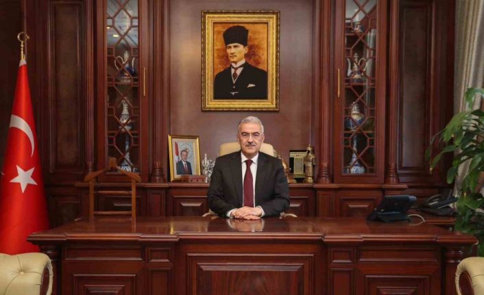 Vali Ayyıldız: "Bu ulu şehir, yalnızca bir beldenin kazanımı değil, tarihi bir dönüm noktasıdır"
