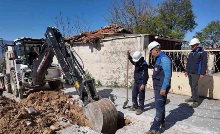 Yatağan Dere Mahallesi’nde içme suyu hatları yenileniyor