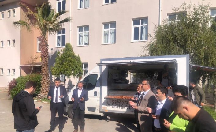 Yatağan’da şehit öğretmen ve öğrenciler için lokma hayrı yapıldı