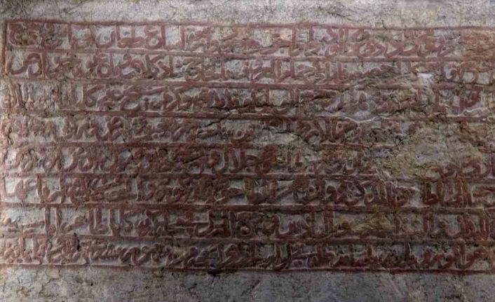 Yazboz tahtasına dönmüştü, restore edilen 600 yıllık kaya kitabenin dünyada tek olduğu ortaya çıktı