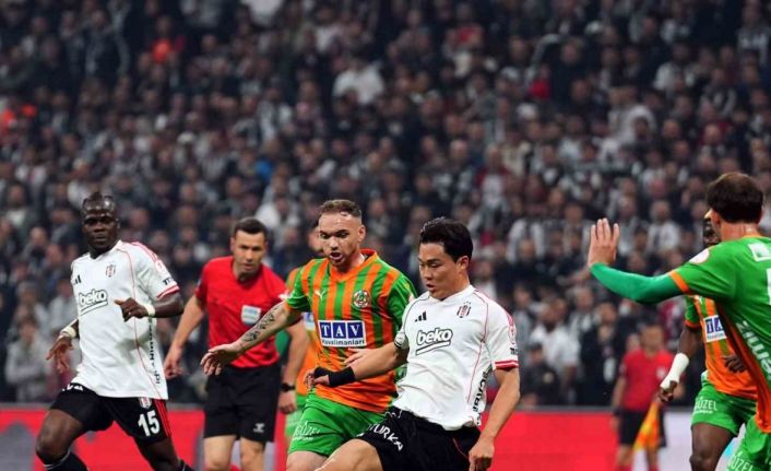 Ziraat Türkiye Kupası: Beşiktaş: 1 - Corendon Alanyaspor: 0 (İlk yarı)