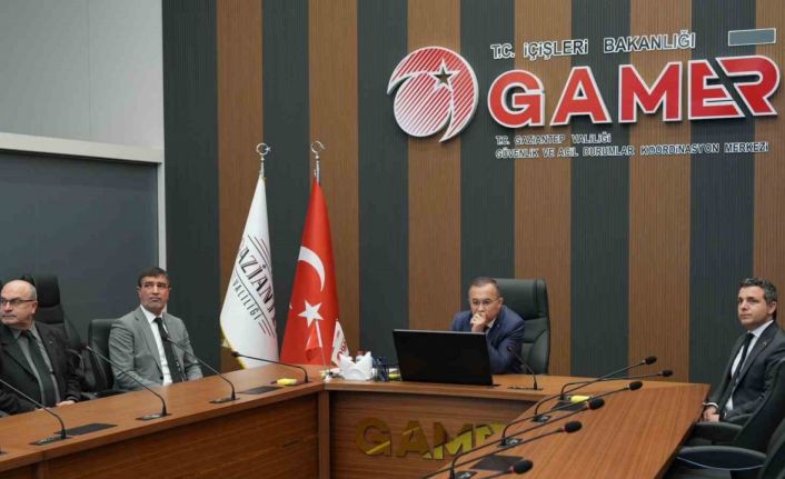 Gaziantep Valiliği’nden "süper hücre" açıklaması: "Bazı bölgelerde olumsuzluklar yaşanmış, vatandaşlarımız hafif yaralanmıştır"