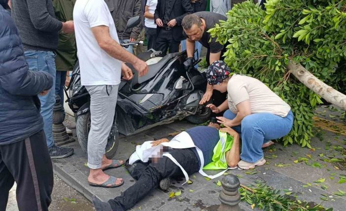 Kırmızı ışık ihlali yapan otomobil ortalığı savaş alanına çevirdi: 1’i ağır, 4 yaralı