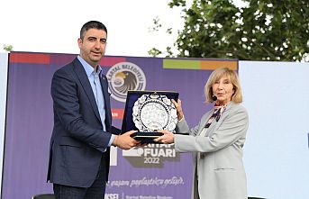 2. Kartal Kitap Fuarı’nda, Ünlü Yazar Ayşe Kulin’e Onur ve Emek Ödülü