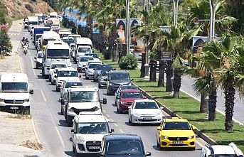 Bodrum'a 60 saatte 60 bin araç giriş yaptı