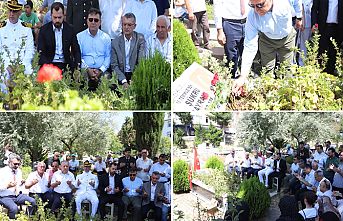 15 TEMMUZ ŞEHİDİ ŞÜKRÜ BAYRAKÇI MEZARI BAŞINDA DUALARLA ANILDI