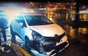 Otomobiller çarpıştı: 2 yaralı