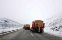 Erzincan-Sivas ve Gümüşhane yolunda kar çilesi