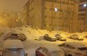 Bitlis’te gece yarısı kar yağışı etkisini...