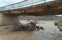 Çorum’da ayağı yıkılan köprü ulaşıma kapatıldı