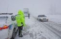 Erzincan güne karla uyandı: Kar ve sis ulaşımı...