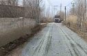 Iğdır’da köy yolunda onarım ve kumlama çalışması