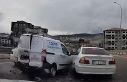 Kontrolden çıkan araç, önündeki 4 araca çarptı:...