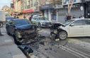 Otomobiller kafa kafaya çarpıştı, 1 yaralı