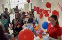 Hastanede tedavi gören çocuklara 23 Nisan sürprizi