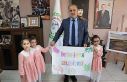 Minik öğrencilerden Başkan Kaya’ya hediye