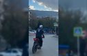 Polis yeleği giyip trafikte tehlikeli hareketler...