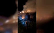 Gümüşhacıköy’de yangında 2 ev zarar gördü