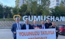 "Terörsüz Türkiye" için Mardin otobüsünü durdurup, yolculara tatlı ikram ettiler