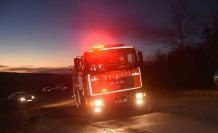 Bahçede plastik kablo yaktı, ekipleri harekete geçirdi