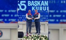 Eğitim Bir Sen Antalya Şubesi’ne plaket